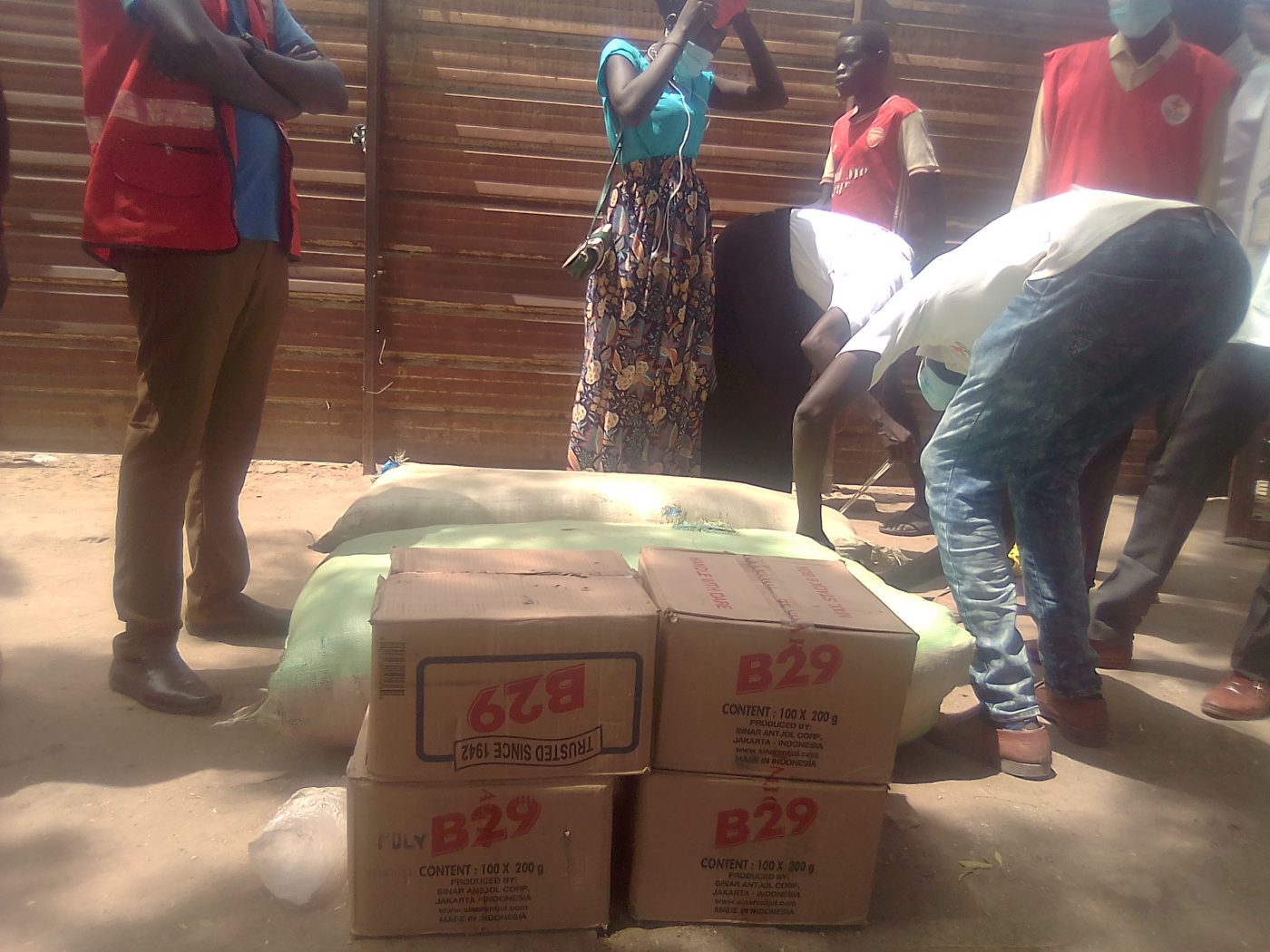 Red cross donates mosquito nets, washing soap to inmates